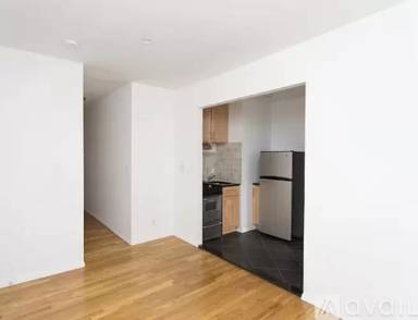 Main picture of 142 E 26th St