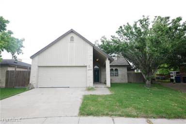 Main picture of 5350 Spring Brook Dr