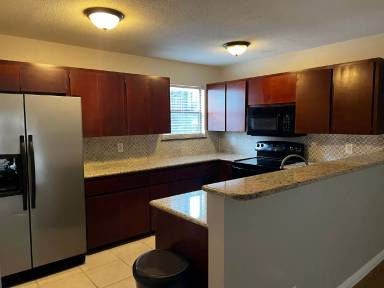 Main picture of 8615 Putnam Dr
