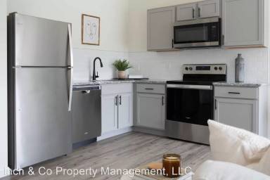 Main picture of 17 S Main St