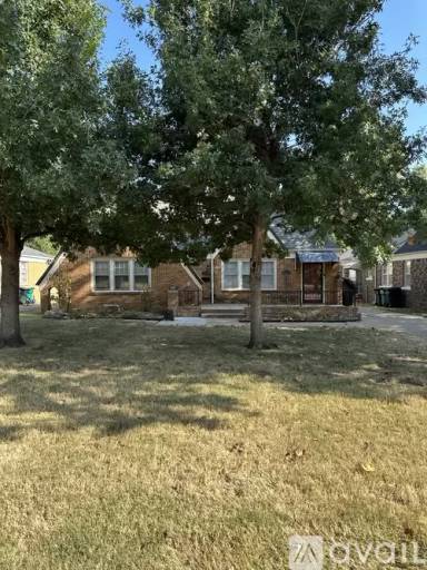 Main picture of 1015 NW 40th St