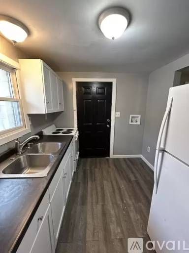 Main picture of 526 Harrison Ave