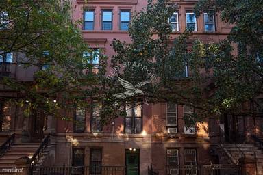 Main picture of 160 W 132nd St