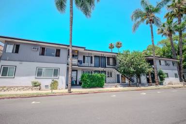 Main picture of 405 W 10th St