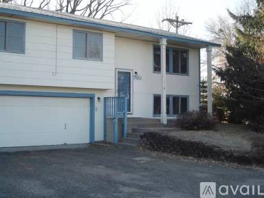 Main picture of 760 Main St NW
