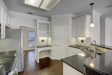 Main picture of 5101 Cavendish Dr