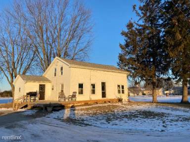 Main picture of 901 W Lincoln St