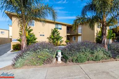 Main picture of 365 W Weddell Dr