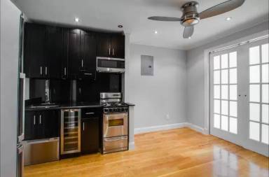 Main picture of 437 W 53rd St