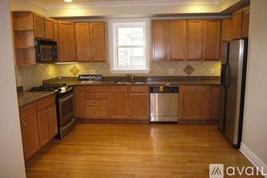 Main picture of 6422 N Albany Ave