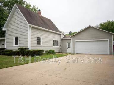 Main picture of 706 School St