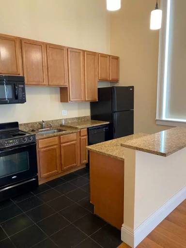 Main picture of 401 Brady St