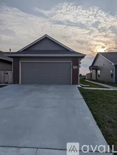 Main picture of 8012 E 34th Ct S