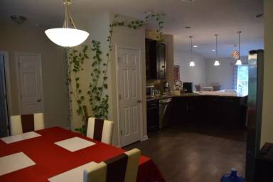 Main picture of 1774 Lake Shore Blvd