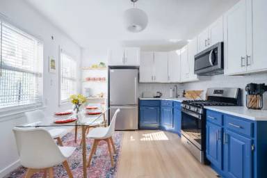 Main picture of 12 W 52nd St
