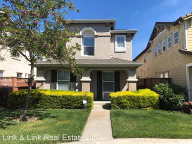 Main picture of 3016 Puffin Cir