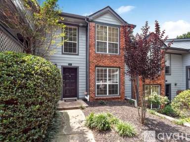 Main picture of 1126 Weatherstone Dr NE