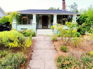 Main picture of 2615 NE 58th Ave