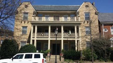 Main picture of 2832 Monument Ave