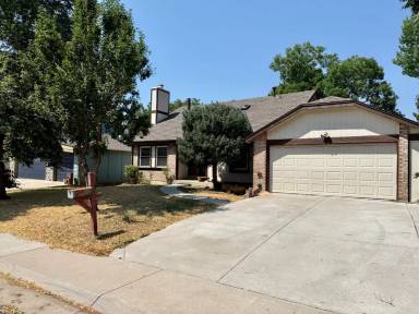 Main picture of 2033 S Pagosa St