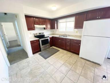 Main picture of 1402 Kossuth St