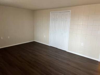 Main picture of 1114 E Morton Ave