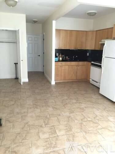 Main picture of 1916 22nd Rd