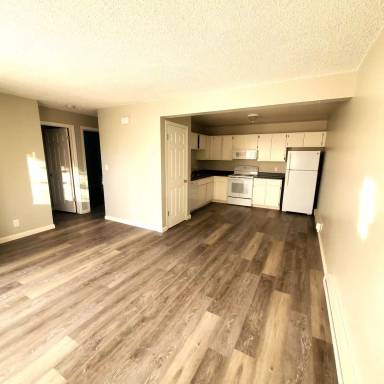 Main picture of 1315 E 12th St