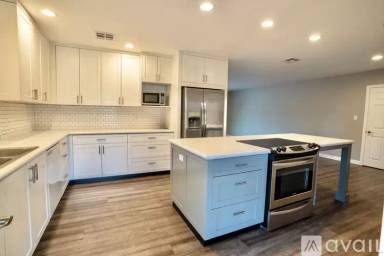 Main picture of 1728 E Laguna Dr