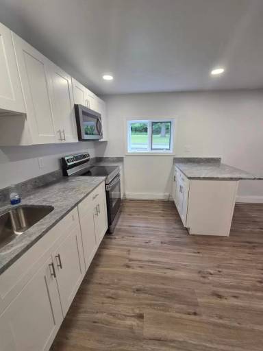 Main picture of 1733 W 8th Street