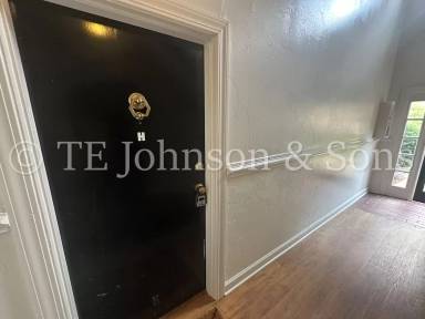 Main picture of 2821 Bleeker Sq