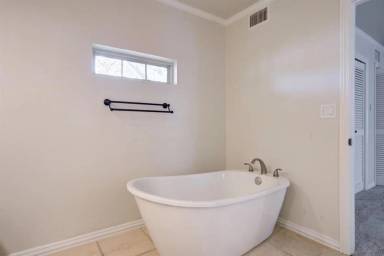 Main picture of 2611 20th St