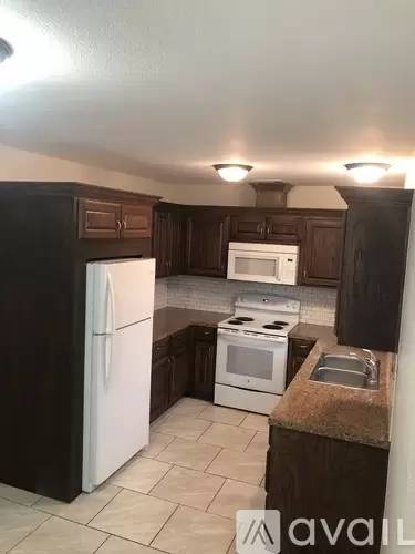Main picture of 600 S Baird St