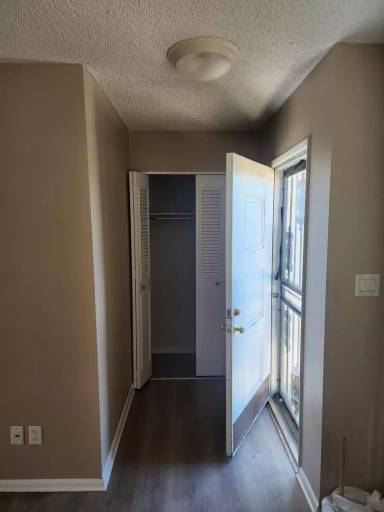 Main picture of 8712 Mariposa St