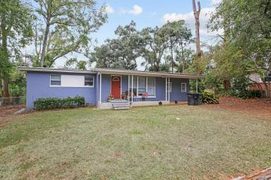 Main picture of 1856 Honeysuckle Dr