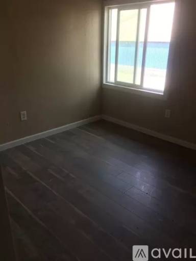 Main picture of 778 Broadway Ave