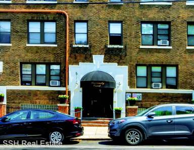 Main picture of Camelot Apartments