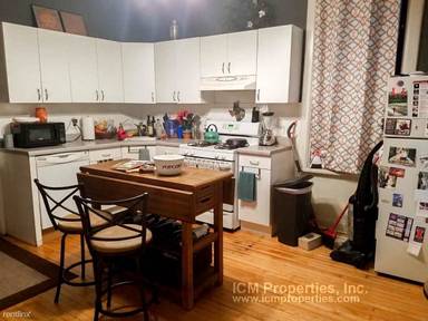 Main picture of 3252 N Lakewood Ave