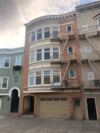 Main picture of 3333 Octavia St