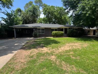 Main picture of 3302 Reily Ln