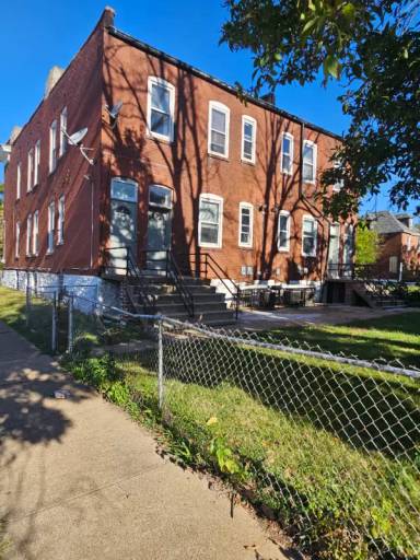 Main picture of 2704 N Euclid Ave