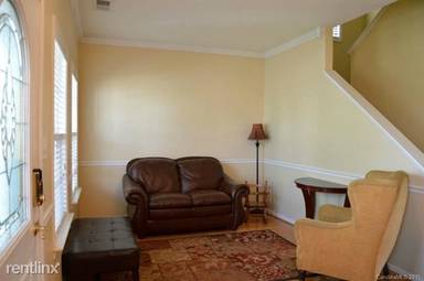 Main picture of 5012 Rim Rock Ct