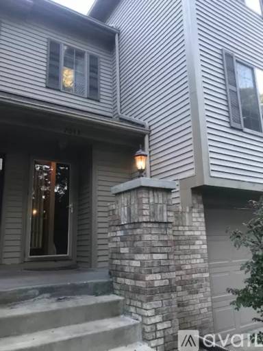 Main picture of 7043 Colonial Oaks Dr