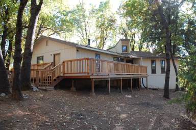 Main picture of 703 Deer Ln