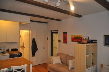 Main picture of 224 Sullivan St
