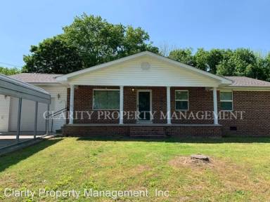 Main picture of 2467 Railroad St