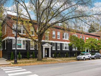 Main picture of 5319 N Damen Ave