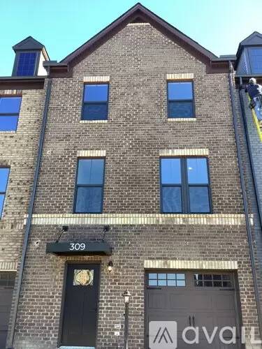 Main picture of 309 W 20th St