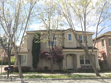 Main picture of 453 Whisman Park Dr