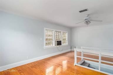 Main picture of 1112 Delhi St